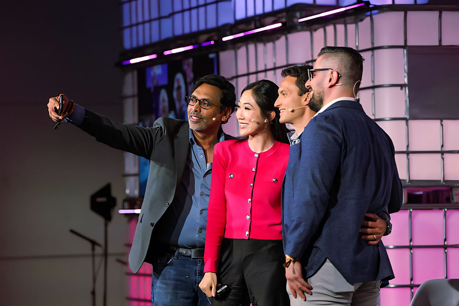Concluding my panel at Web Summit Vancouver, titled “Winning the AI funding race.”